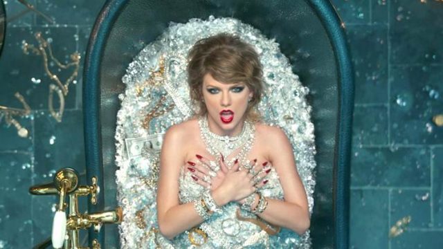 تايلور سويفت تتفوق على أديل وتحطم رقمها القياسي