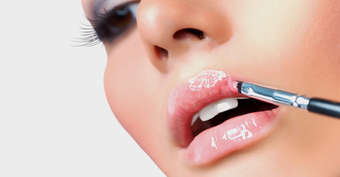 5 خطوات ليستمر ملمع الشفاه فترة أطول