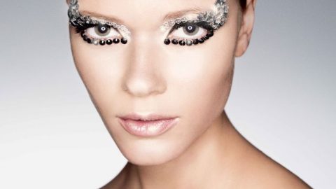 موضة تاتو العين بفصوص الكريستال صيف 2015
