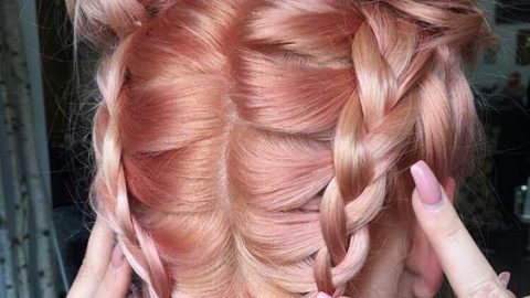 تسريحة الكعكات المرتفعة مع الجدائل السفلية 2016