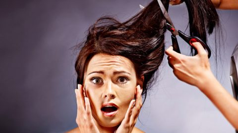 5 علامات واضحة لتغيير مصفف شعرك