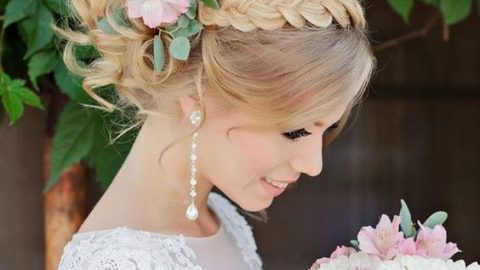 تسريحة الكعكة المتداخلة مع الجديلة لعروس 2016
