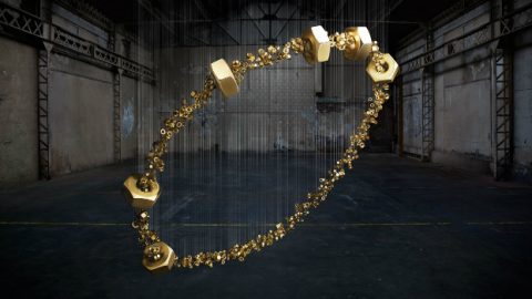 مجوهرات كارتيه تعيد إحياء Nail Bracelet