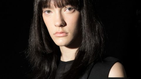 تسريحة الشعر الإنسيابي مع الغرة الأمامية من vera wang ربيع 2016