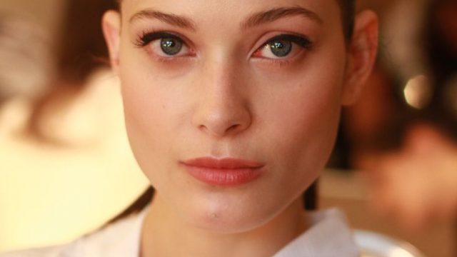 مكياج بسيط ربيع 2015 من اوسكار دي لارينتا