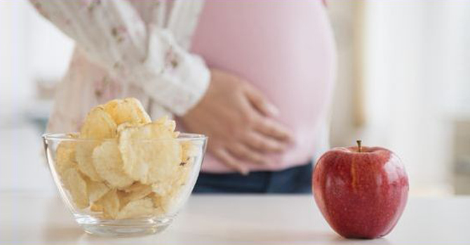 أطعمة تنقص وزن جنينك تجنبيها