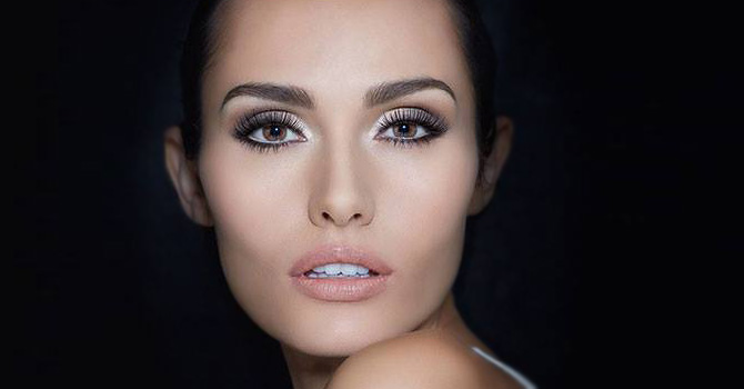 مستحضر سحري لتثبيت مكياج العيون