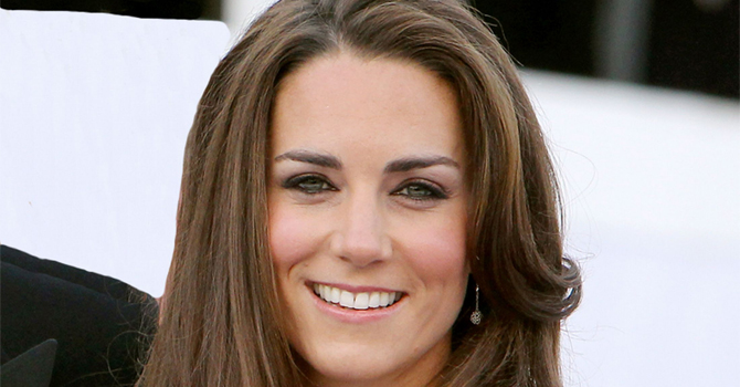 كيت بإطلالة الزهور في جولتها الملكية بإستراليا