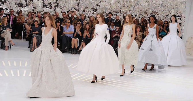 ديور تتألق فى مجموعة خريف وشتاء 2014 2015 (أزياء راقية)