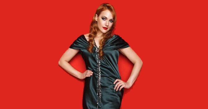 مريم أوزرلي بين والديها فأيهما تُشبه؟