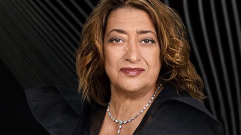 زها حديد يطلق أسمها على شارع في السعودية !