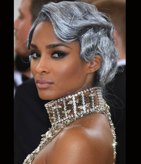 ciara بالشعر الثلجي في حفل met gala 2016