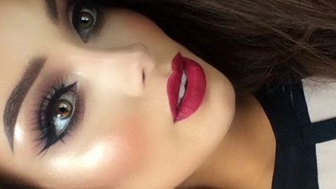 رسمة اي لاينر مجنحة مع احمر شفاه فوشيا 2016