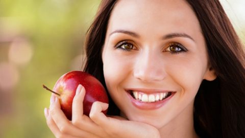 أطعمة صحية تحميكي من السيلوليت، فتناوليها