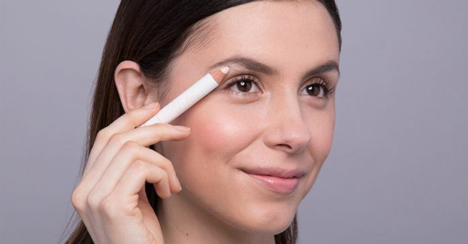 استخدامات جمالية متعددة للهايلايتر