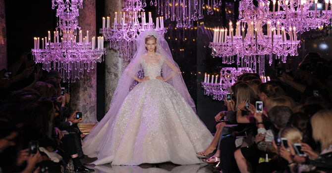 مجموعة إيلي صعب تضئ خريف وشتاء 2014 2015 (أزياء راقية)