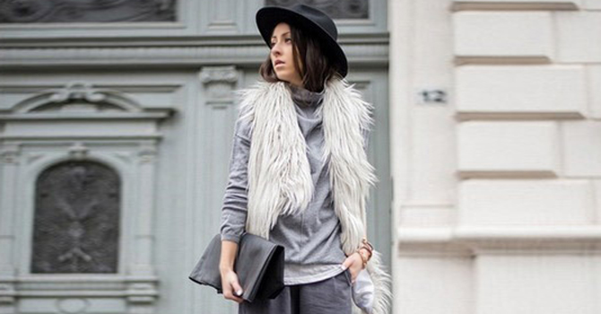 اعتمدي الإطلالة الرمادي الموحدة لقوام رشيق