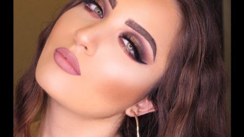 أي لاينر مجنح مع ظلال أرجوانية للعيون الصغيرة من وائل فارس