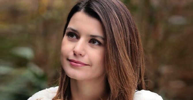 بيرين سات حائرة بين كوسيم والحقن المجهري