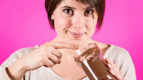 حيل غريبة للسيطرة على شهيتك عند الشبع