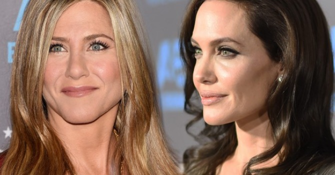 حفل critics choice awards جمع انجلينا جولى وجينفر انيستون لاول مرة