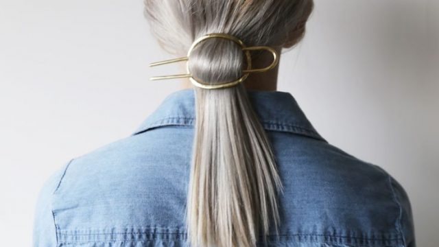 تسريحة الذيل حصان المزينة باكسسوار ذهبي 2015