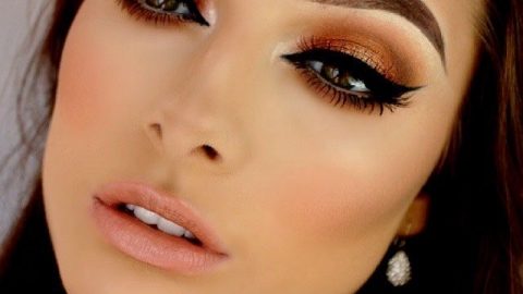 اي لاينر عيون القطة مع ظلال جفون ذهبي ميتاليك واحمر شفاه نيود 2015