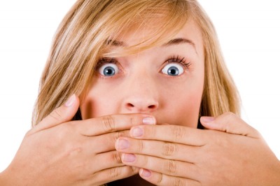 طرق لا تجعل رائحة الفم كريهه