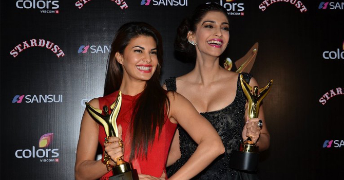 نجمات بوليوود ساحرات في حفل Sansui COLORS Stardust Awards