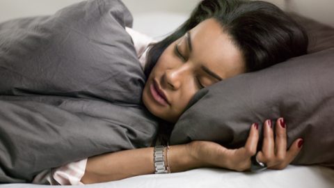 مجوهراتك الثمينة ستحمي بشرتك من التجاعيد