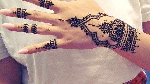 رسمة حنة سوداء مميزة من Girly Henna