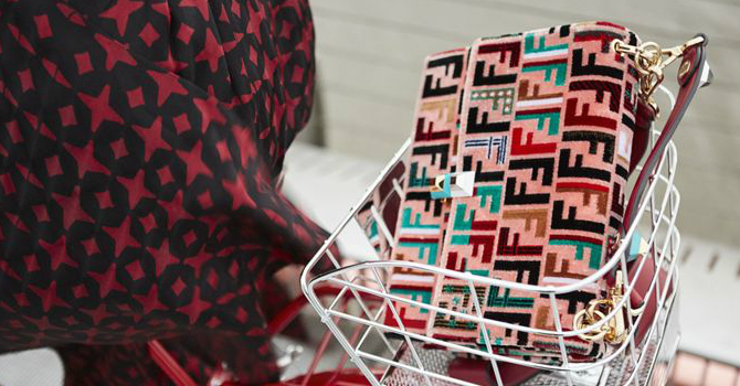 حقيبة أيقونية جديدة من فندي بإصدار محدود