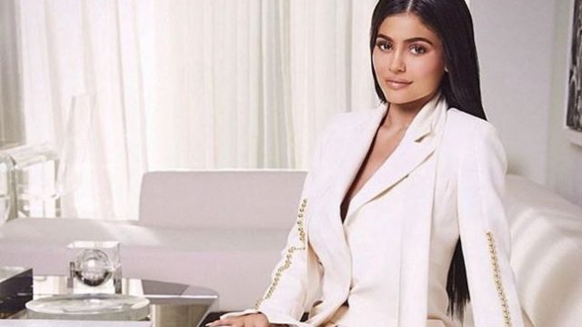 كايلي جينر رُزقت بطفلتها الأولى .. لماذا اعتذرت؟