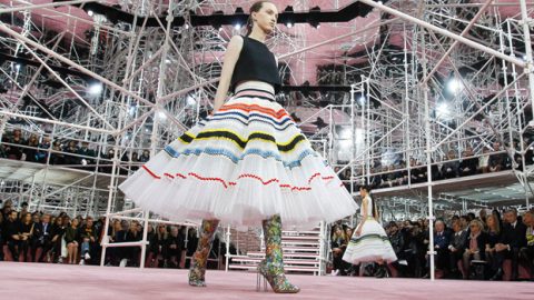 أسبوع كوتور باريس : ديور ربيع 2015 مستوحي من حقبات زمنية