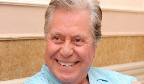 حسين فهمي : جميع الفنانات لم يستطعن مقاومة جمالي الساحر