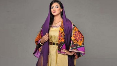 هيفاء حسين بإطلالات رمضانية من تصميم منية البلوشي