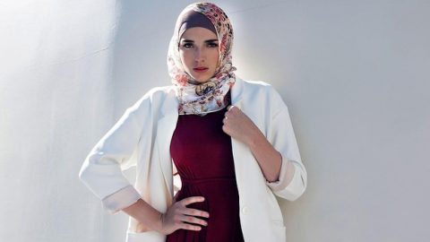 إطلالتك الجامعية بالحجاب من وحي أجواء الربيع