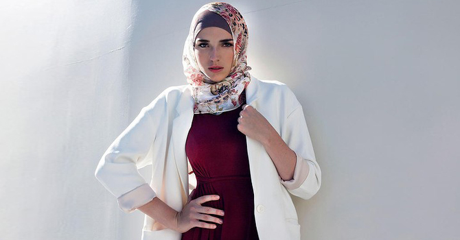 إطلالتك الجامعية بالحجاب من وحي أجواء الربيع