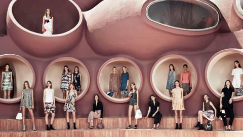 أزياء ديور كروز 2016 داخل قصر الفقاعات