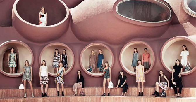 أزياء ديور كروز 2016 داخل قصر الفقاعات