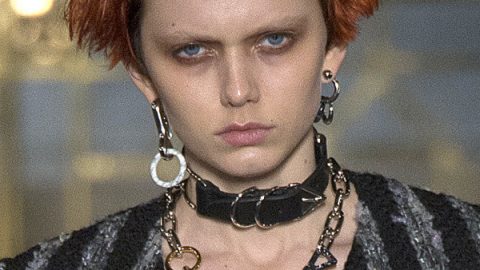 موضة الشعر البرتقالي ذو التسريحة القصيرة جدًا من Alexander Wang خريف 2016