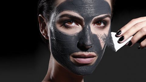 قناع المغناطيس الجديد يمنحكِ بشرة خالية من العيوب