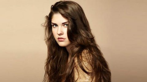 تسريحات شعر أنيقة تلائم الوجه الطويل