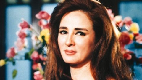 من أجبر نجلاء فتحي على الظهور مجددًا للأضواء؟