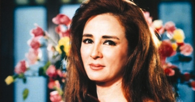 من أجبر نجلاء فتحي على الظهور مجددًا للأضواء؟