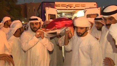لقطات مؤثرة في جنازة الشيخ راشد بن محمد آل مكتوم