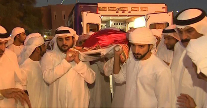 لقطات مؤثرة في جنازة الشيخ راشد بن محمد آل مكتوم