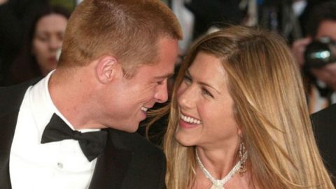 هل عادت جينيفر أنيستون لبراد بيت بعد طلاقها؟