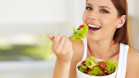 خبيرة تغذية تكشف حميتكِ المثالية تبعًا لعمرك