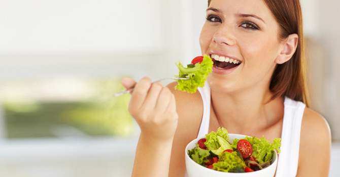 خبيرة تغذية تكشف حميتكِ المثالية تبعًا لعمرك